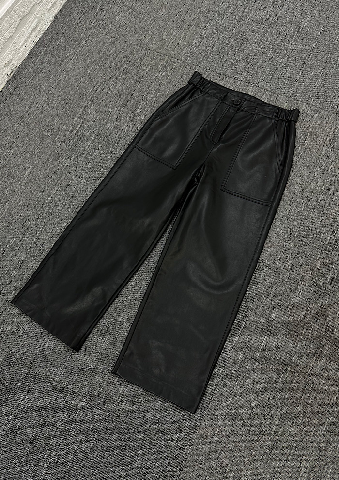 leather pants (M)